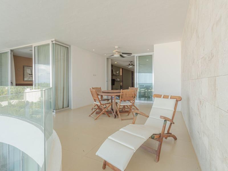 Penthouse Coral Blu
